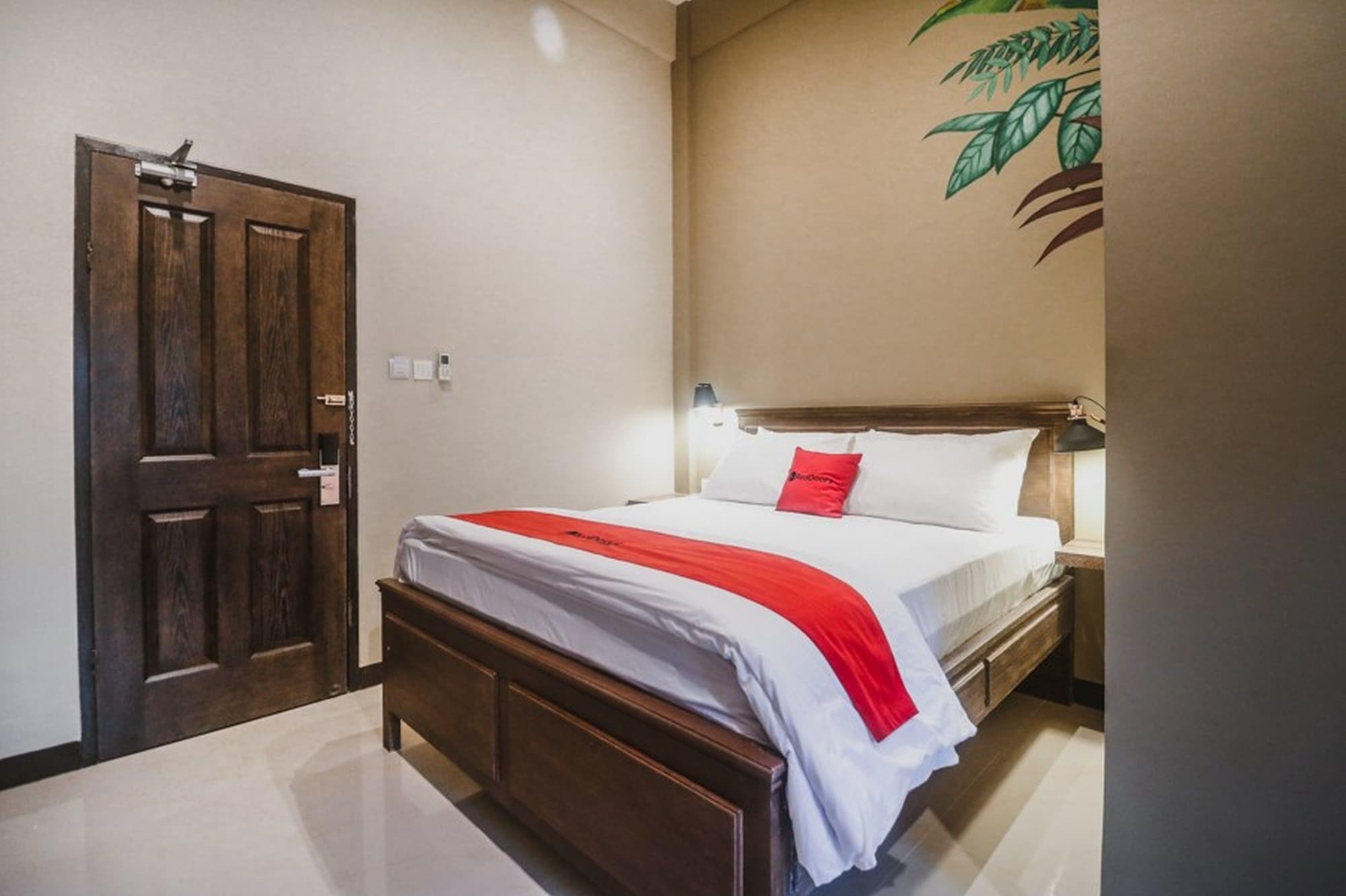 RedDoorz Plus near Mall Slipi Jaya Giacarta Esterno foto